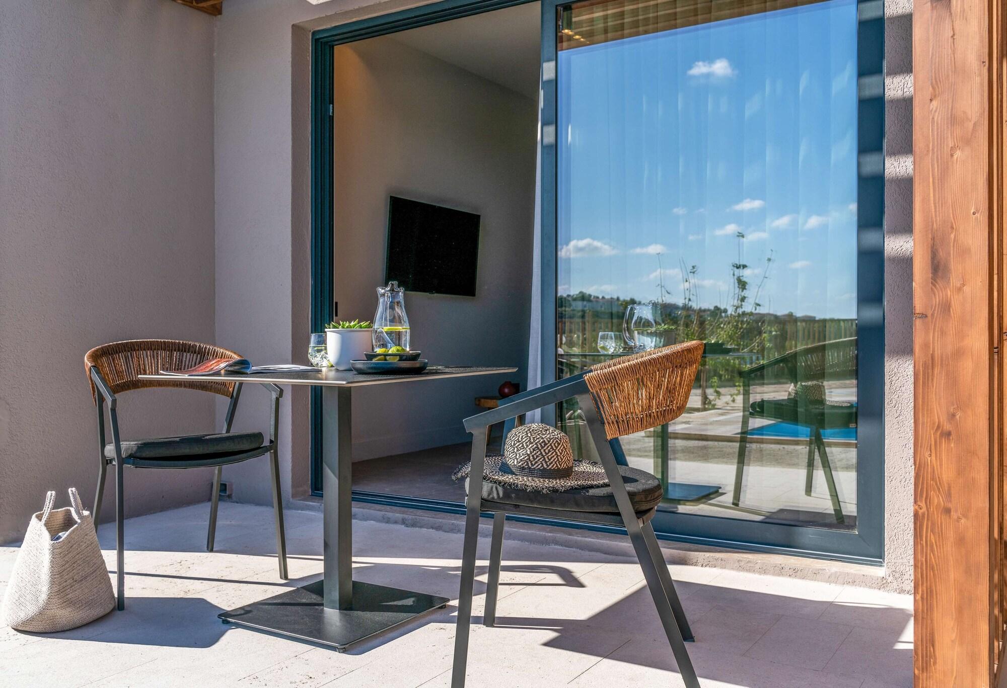 Elissa Adults-Only Lifestyle Beach Resort Kallithea  Luaran gambar A balcony at a hotel